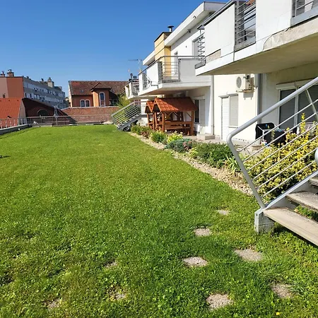 Jozsef Attila Apartment