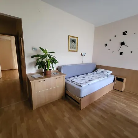 Jozsef Attila 公寓 *